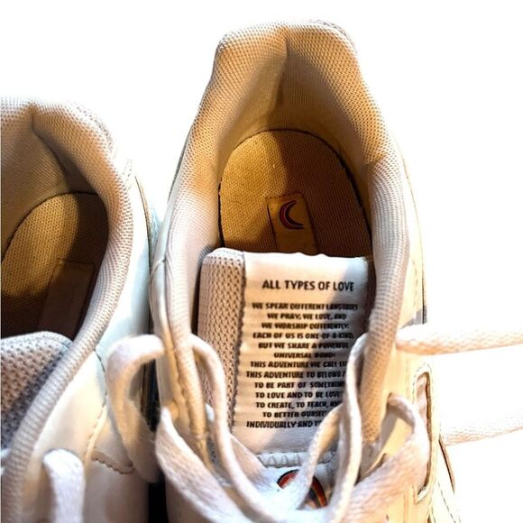 Reebok White Classic Shoes - Picture 2 of 5